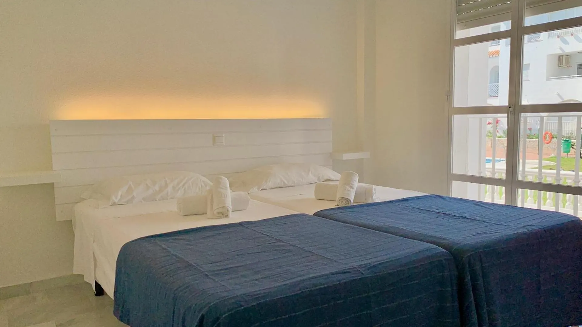 Fuentes De Nerja Apartment 0*,